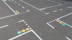 Signalisation mar&eacute;que au sol pour une cour d'&eacute;cole
